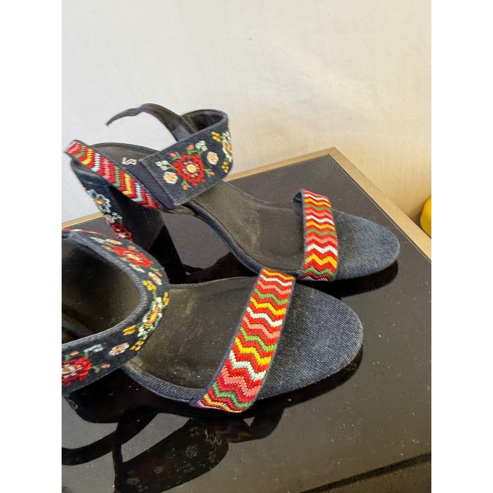 Vaneli Blue Denim Embroidered Floral Block Heel Sandals Boho Slingback Shoes - Picture 5 of 7